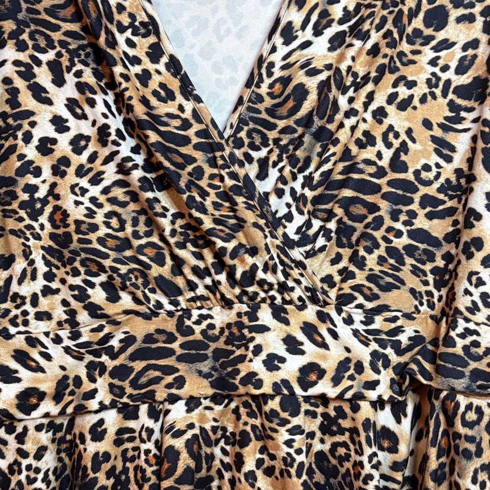 Stylish Leopard Print Wrap Blouse - Picture 3 of 6